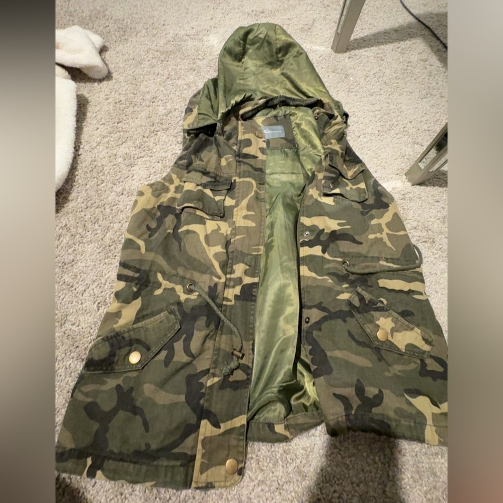Camouflage Hooded Vest